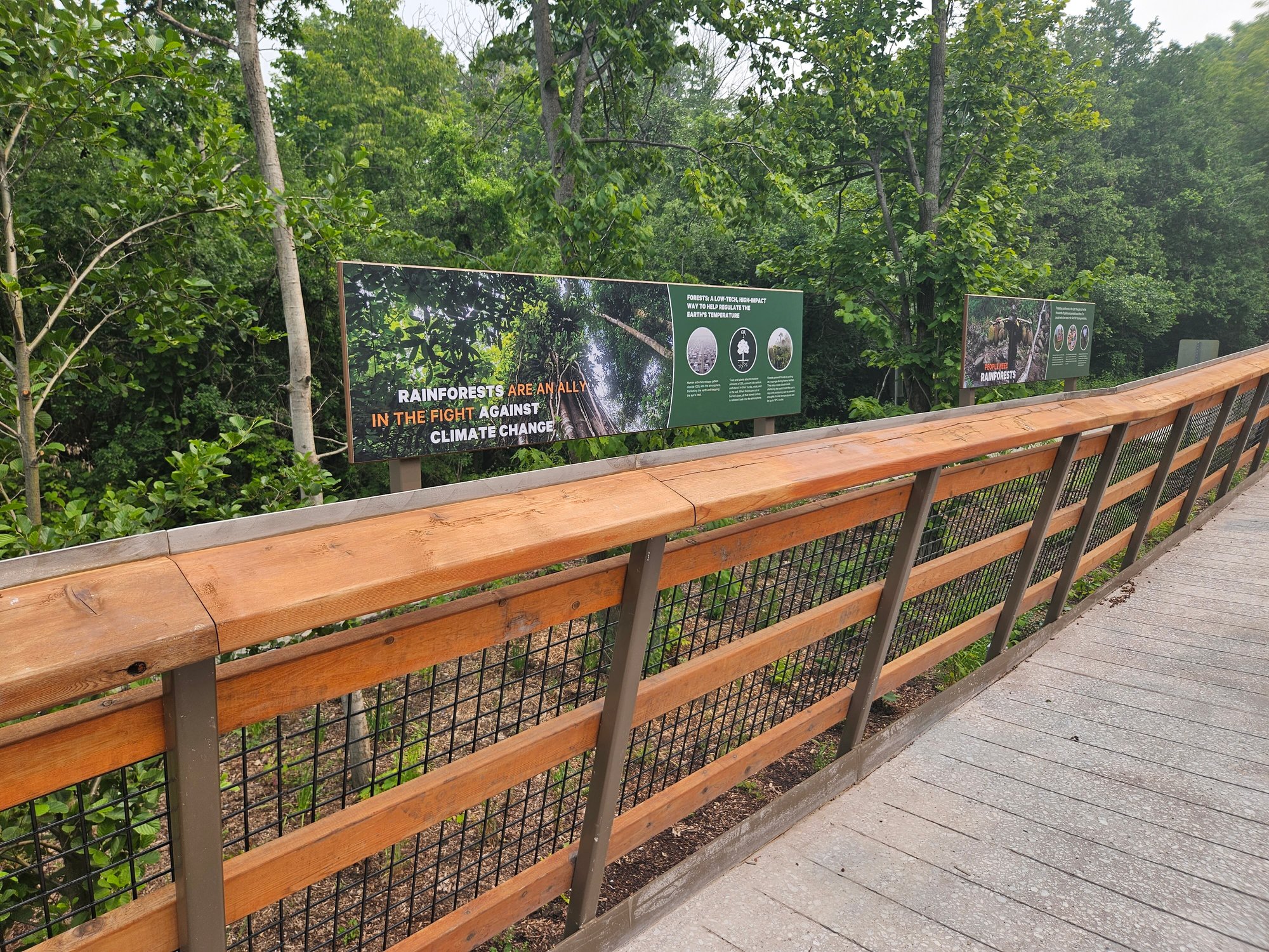Exhibit Rail Mount