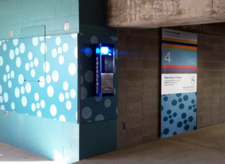 Custom Parking Garage Wall Laminate at Parkland Hospital Emergency Room Garage Wayfinding - Architectural Graphics