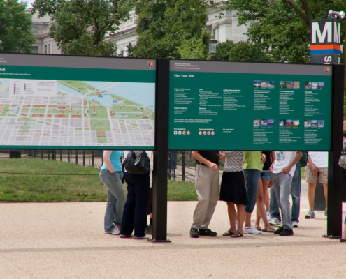National Mall Wayfinding people viewing map